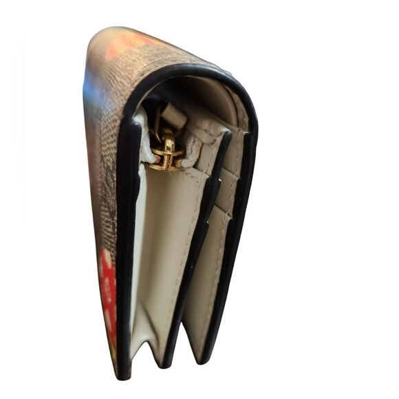 Gucci GG Apple Bifold Compact Wallet - Picture 3 of 6